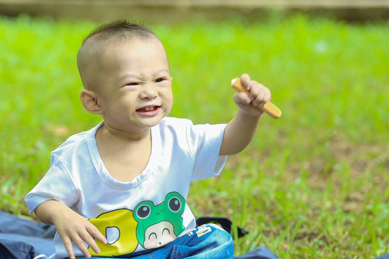 三岁孕妈供卵生的宝宝一咳嗽就呕吐（三岁孕妈供卵生的宝宝一咳嗽就呕吐怎么办）